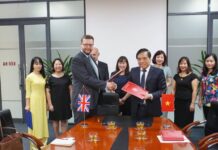 LỄ KÝ KẾT BIÊN BẢN GHI NHỚ HỢP TÁC GIỮA TRƯỜNG ĐHNT VÀ HỘI ĐỒNG ANH (BC)