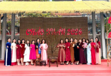 Sắc xuân hội tụ: Khoa Tiếng Anh Chuyên ngành rộn ràng khai xuân